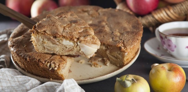 Яблочный пирог в мультиварке: пошаговое приготовление